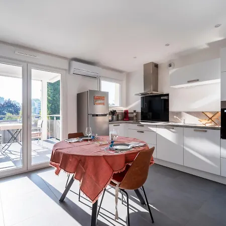 Azalee - Parking Gratuit - Terrasse Couverte - Proche Transport - Equipe Apartment *