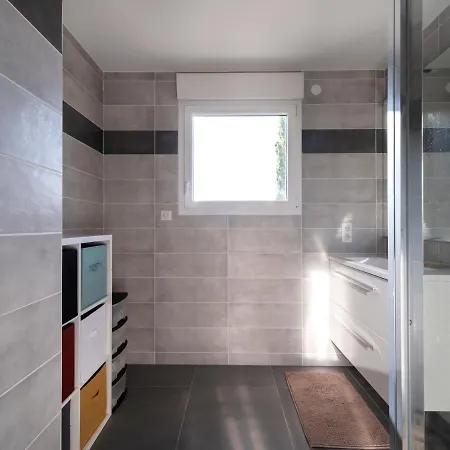 Appartamento Azalee - Parking Gratuit - Terrasse Couverte - Proche Transport - équipé