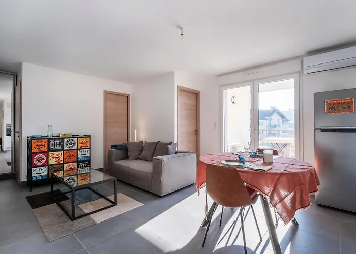 Azalee - Parking Gratuit - Terrasse Couverte - Proche Transport - Equipe * Nancy